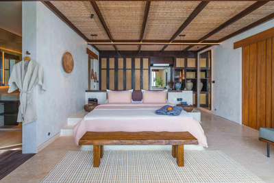 Luxury 4 BR Freehold Villa in Uluwatu Panoramic Ocean View